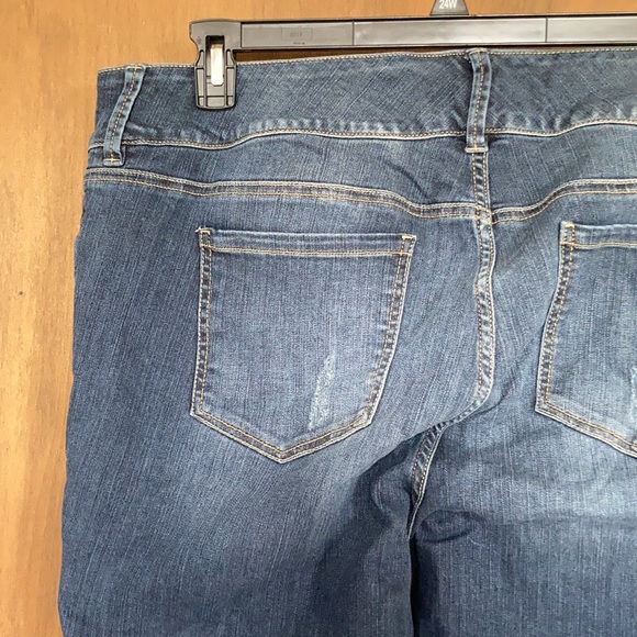 Torrid distressed jegging 22T - Picture 11 of 15